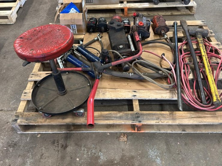 #186-•-skid-of-miscellaneous-items*-image-3