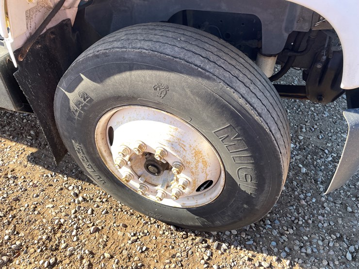 #1141-•-1995-gmc-topkick-bucket-truck-(has-mn-title)-image-16