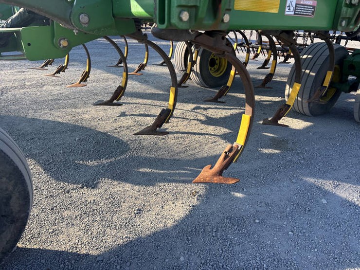 john-deere-2210-image-8