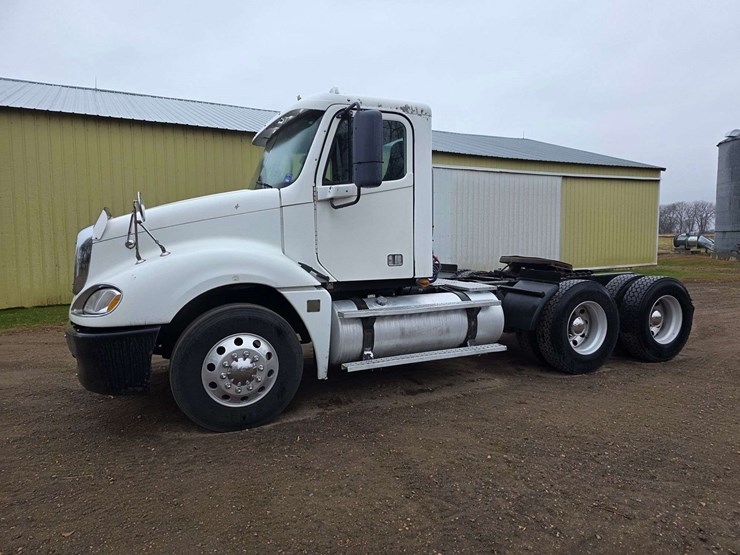 2007-freightliner-cl120-day-cab-semi,-978,000-miles,-detroit-series-60-–-14l-engine,-515hp,-10-speed-image-21