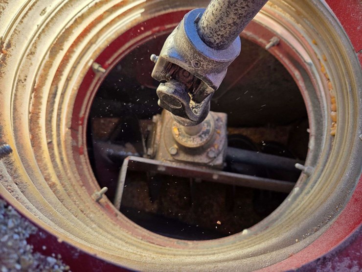 westfield-10”-x-83’-auger-with-swing-hopper,-16”-tires,-works-good,-used-fall-of-‘25-image-10