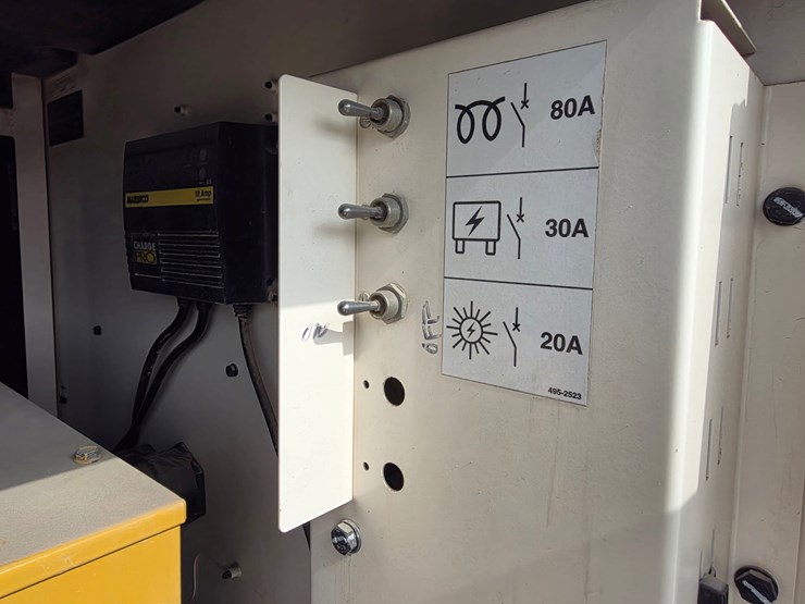 caterpillar-xq60-image-11