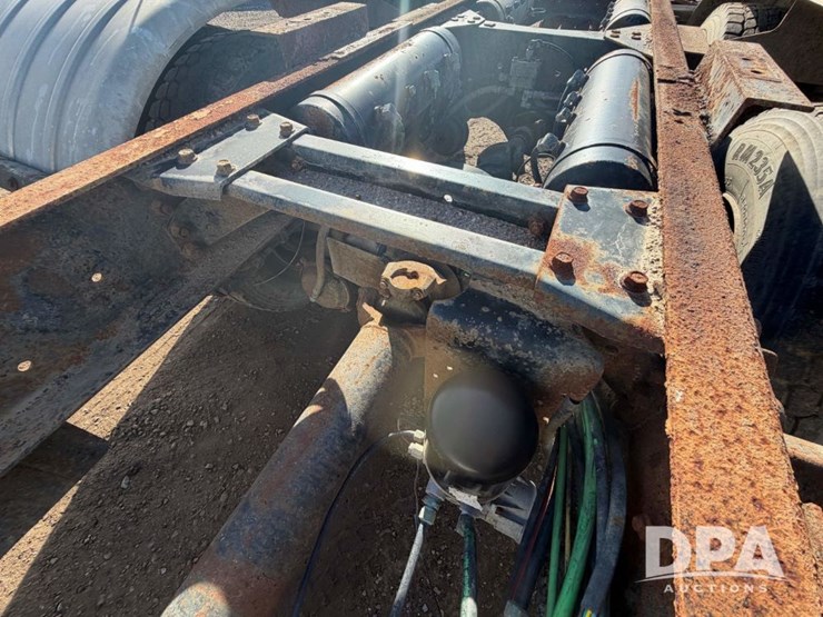 1997-volvo-f16-image-34