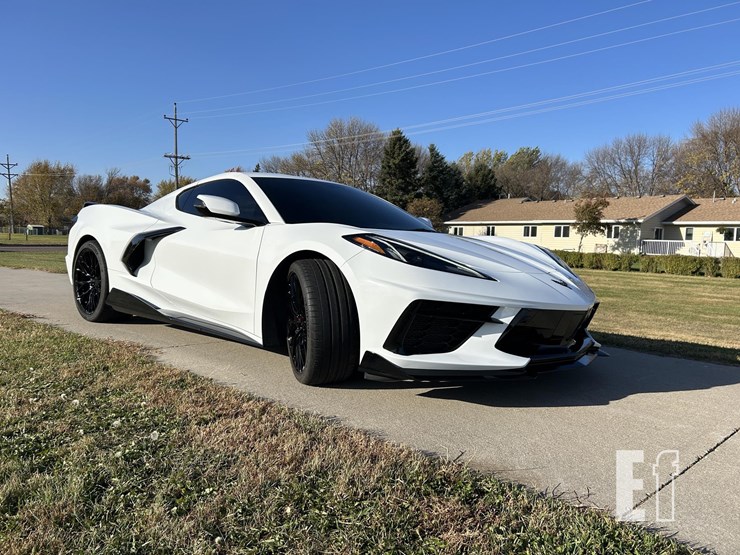 2021-chevrolet-corvette-image-6