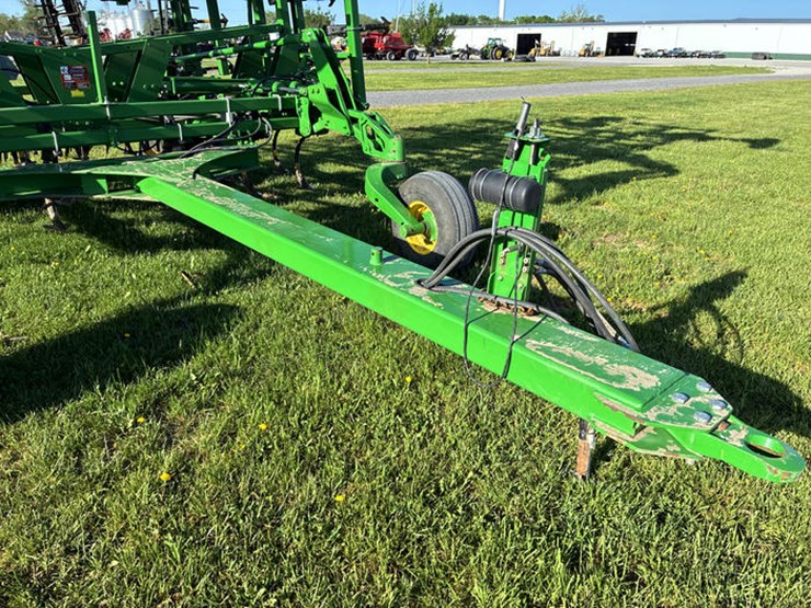 john-deere-2210-image-13