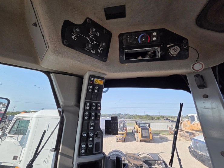 caterpillar-140m3-image-16