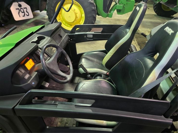 2012-john-deere-gator-image-19