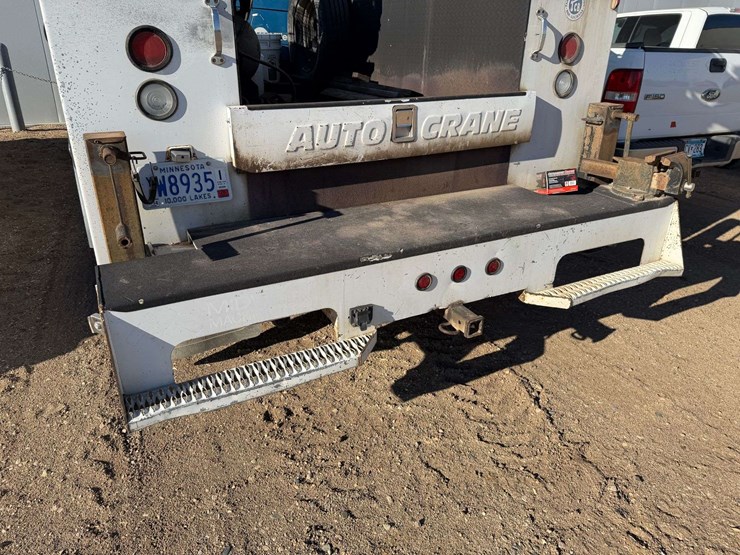 2006-ford-f550-image-14