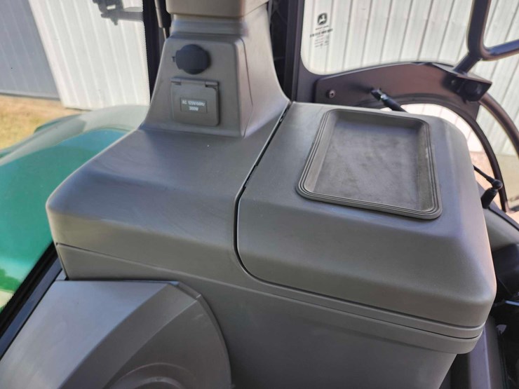john-deere-8r-280-image-33