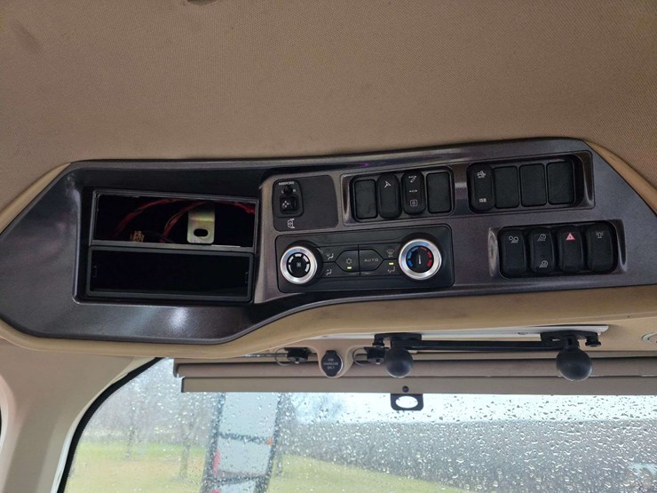 2020-magnum-250-image-46