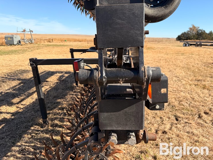 yetter-30'-rotary-hoe-image-13