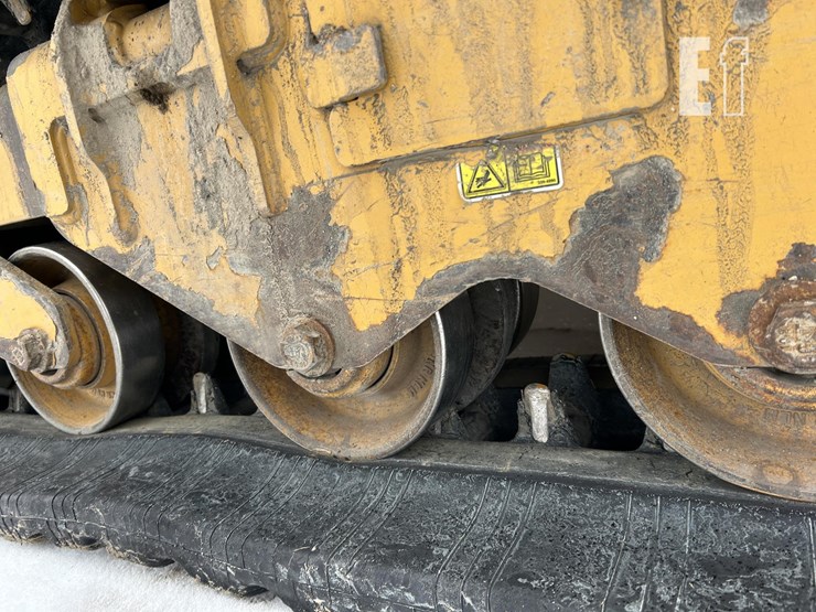 2016-caterpillar-259d-image-18