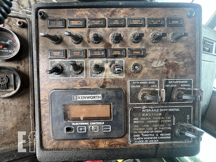 1996-kenworth-t600-image-15