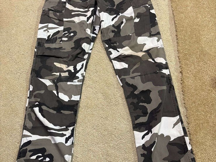 women’s-camo-pants-–-dark-green,-w32-x-l32,-light-green-adjustable-w31-35-x-l32.5-–-35.5-image-3