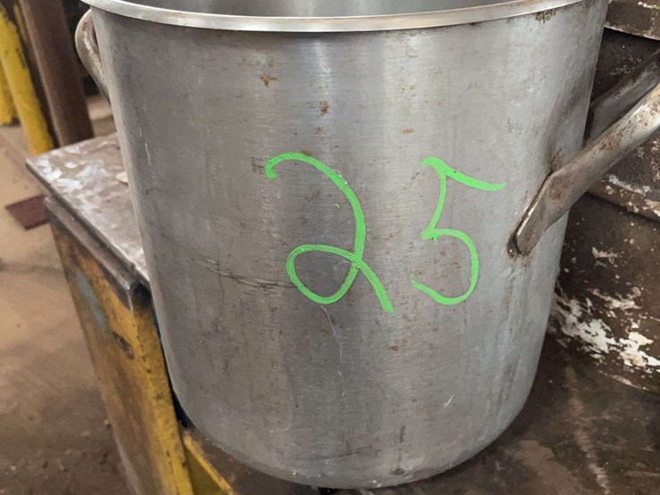 stainless-kettle-&-random-steel-image-3