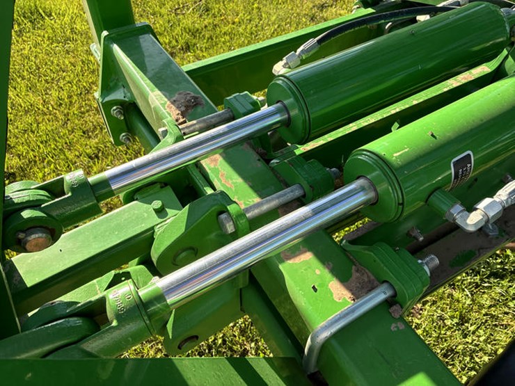 john-deere-2210-image-27