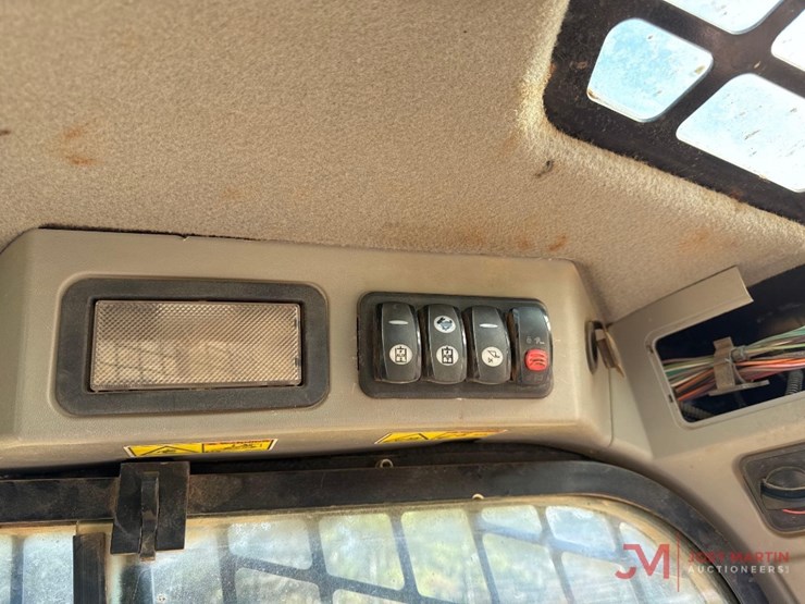 caterpillar-299d2-xps-image-19