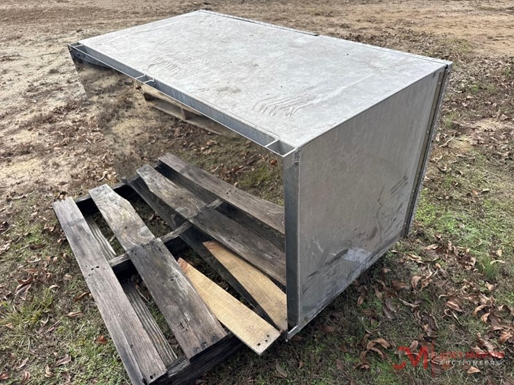 aluminum-under-body-truck-box-image-3