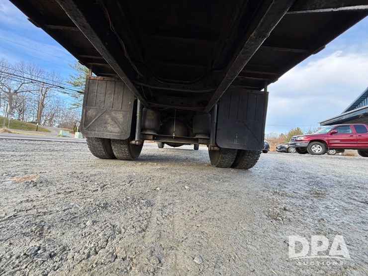 international-4700-image-40