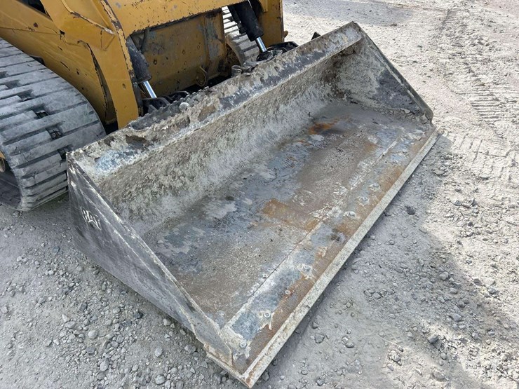 2019-caterpillar-259d-image-16