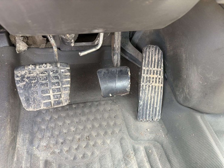 2004-freightliner-m2-business-class-semi-tractor,-day-cab,-mercedes-460,-10-speed,-jake-brake,-lopro-image-30