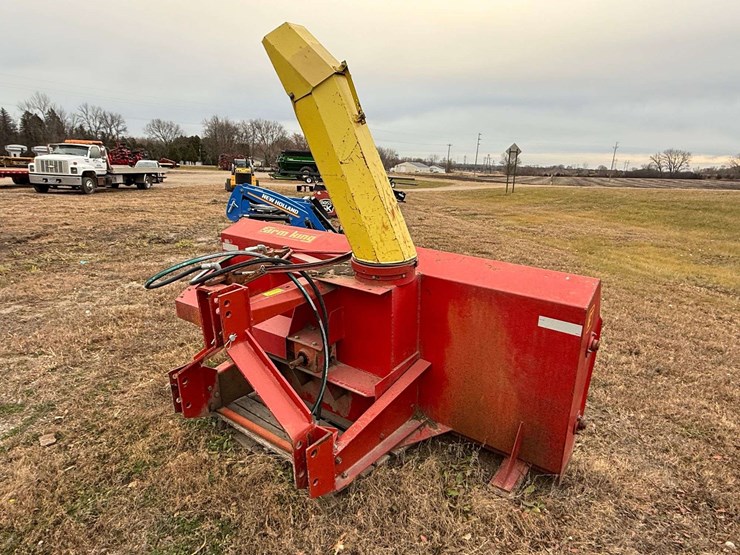 farm-king-8’-snowblower,-dual-augers,-540-pto,-3pt-hookup,-hydraulic-spout-image-3
