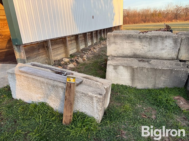 6)-precast-retaining-wall-blocks-image-1