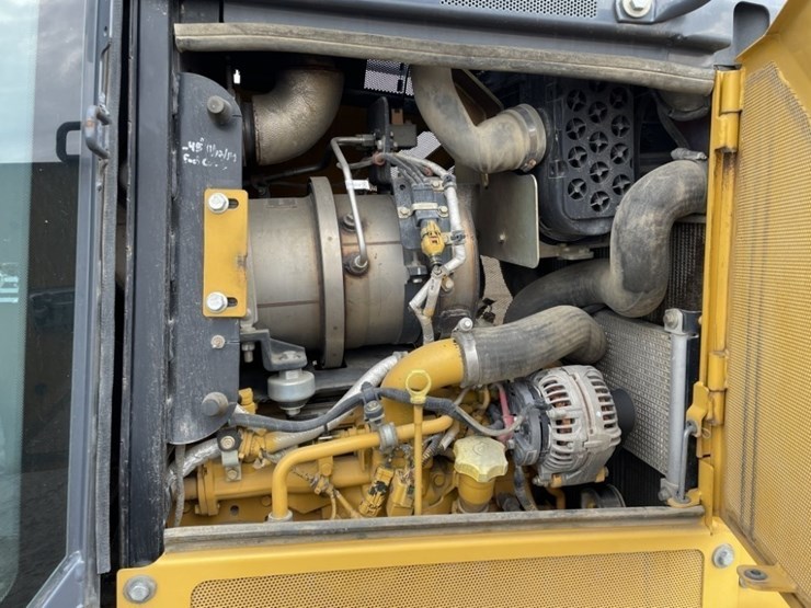 deere-650k-xlt-image-23