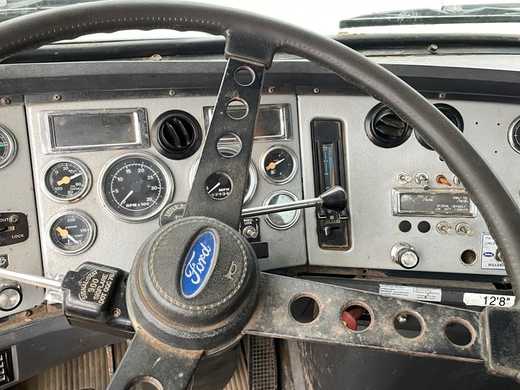 ford-lt9000-image-68