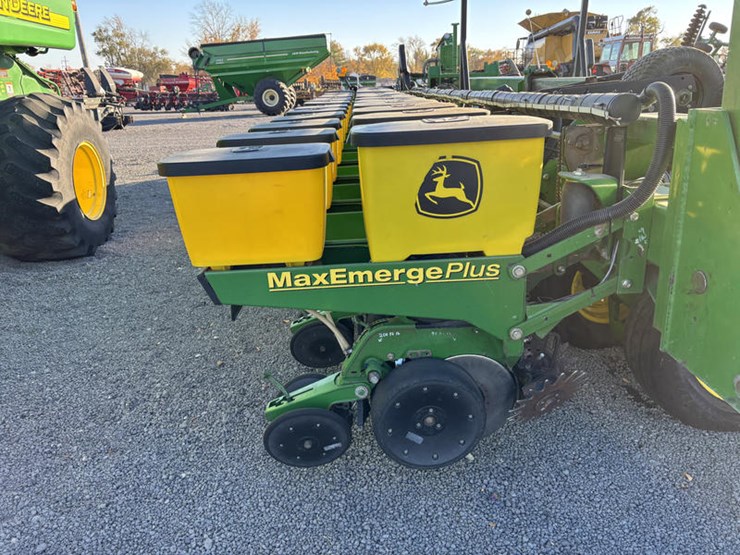 john-deere-db80-image-40