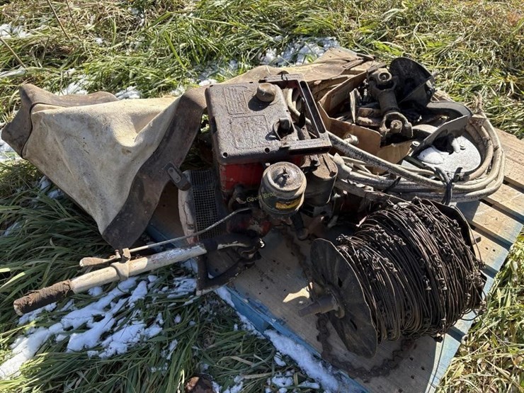 2-man-gas-chainsaw,-wire-&-other-image-1