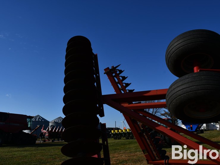 case-ih-3950-image-16