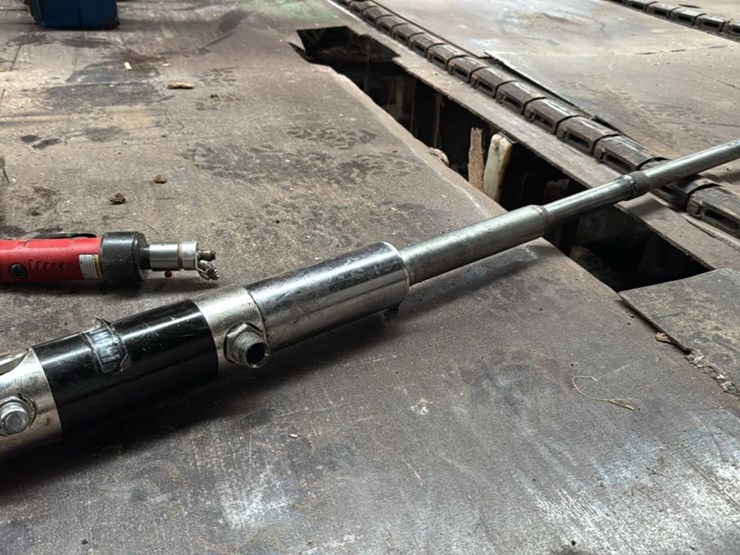 #185-•-sharpening-tool-and-transfer-pump-image-3