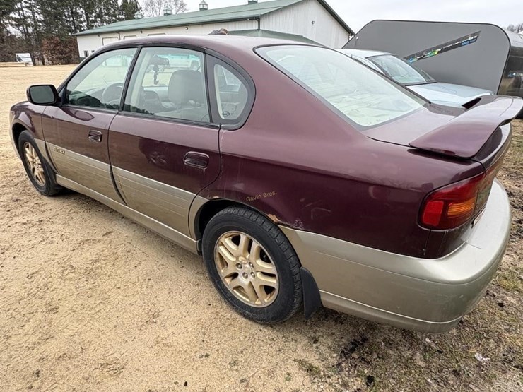 2001-subaru-outback-limited-car-image-6