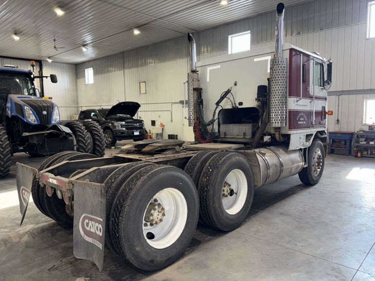 1983-international-co9670-cabover-semi-tractor,-xl-series,-400-cummins,-13-speed,-11r24.5-rears-on-s-image-7