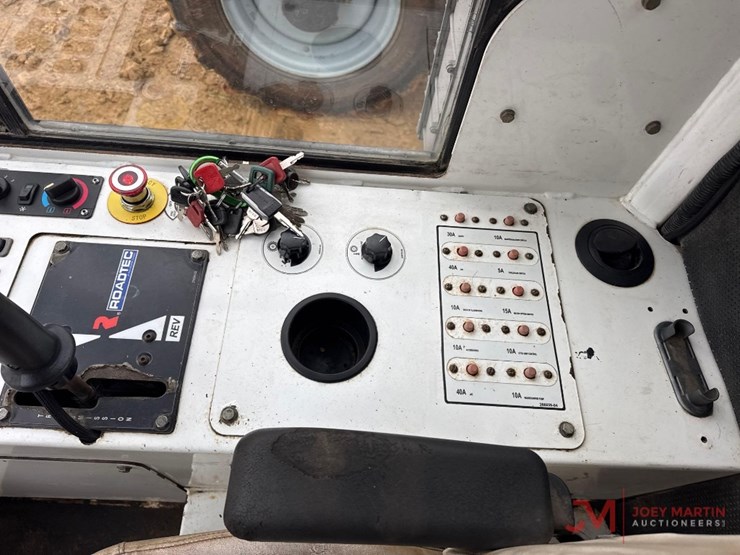 roadtec-fb-100e-sweeper-image-19