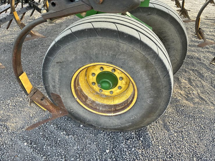 john-deere-2210-image-49
