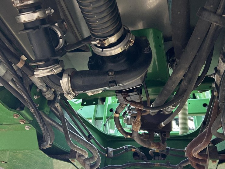 2017-john-deere-r4038-image-33