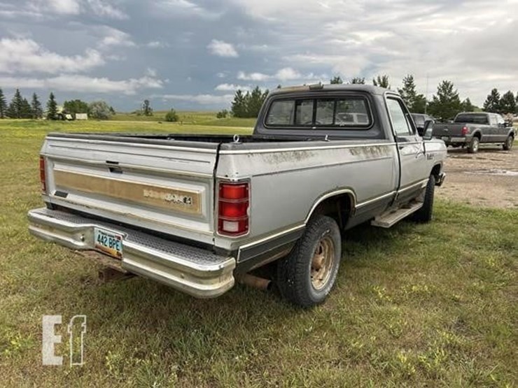 1987-dodge-150-image-2