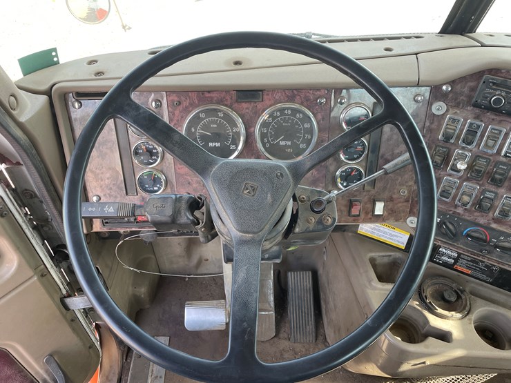 #1000-•-2007-international-transport-truck-tractor-(has-mn-title)-image-26