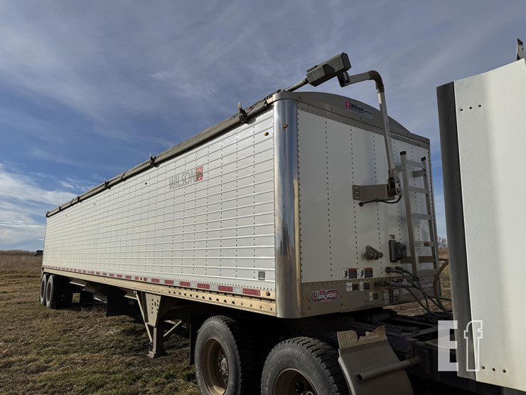 2014-wilson-grain-trailer-image-32