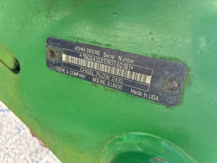 john-deere-2410-image-31