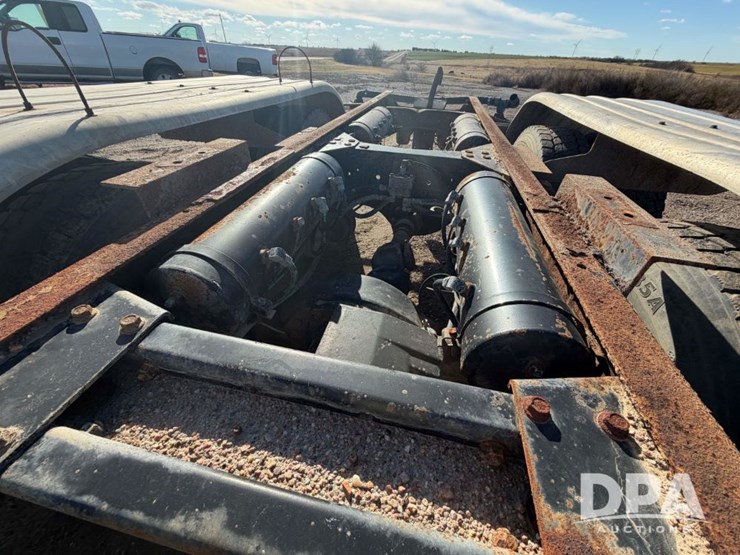 1997-volvo-f16-image-36