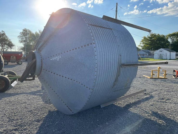 #114501-•-bulk-feed-bin-image-4