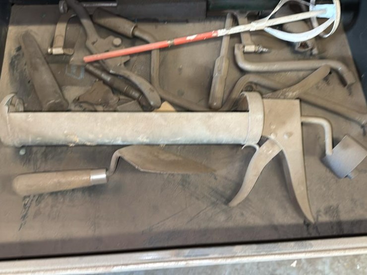 #174-•-craftsman-toolbox-and-contents*-image-15