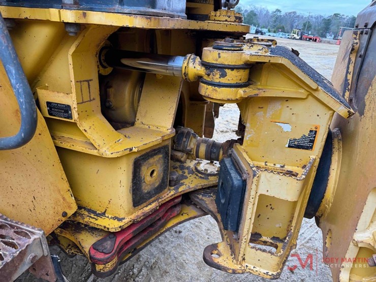 deere-300d-image-10