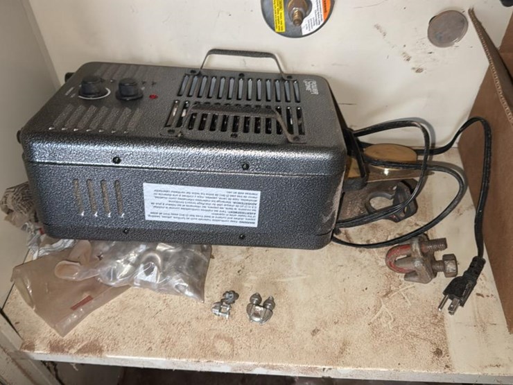 #135-•-metal-cabinet-with-headsaw-parts-image-3