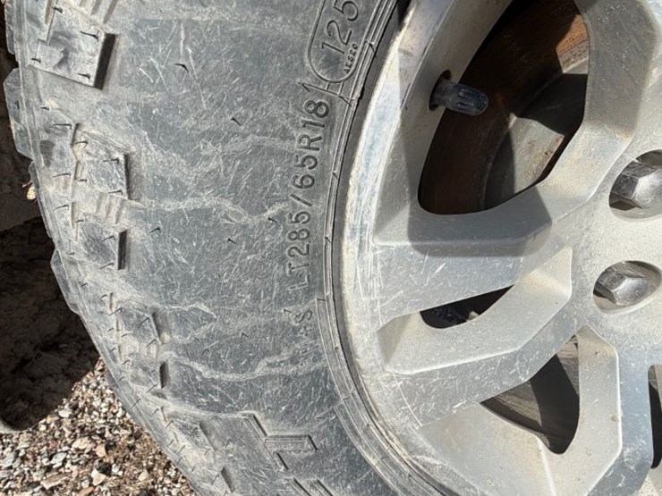 2017-chevrolet-1500-image-18