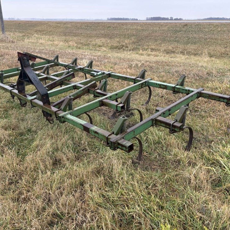John Deere Field Cultivator, 14’, (17 Shanks), Mounted
