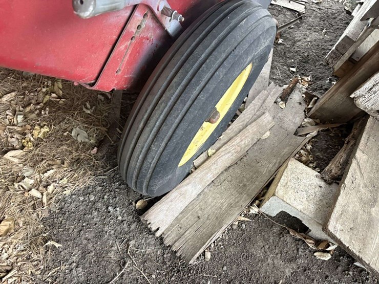 ih-47-square-baler,-540-pto,-twine,-stored-inside-image-14